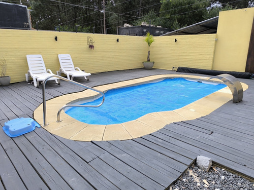 Casa Piscina Climatizada Abierta Fuera De Servicio