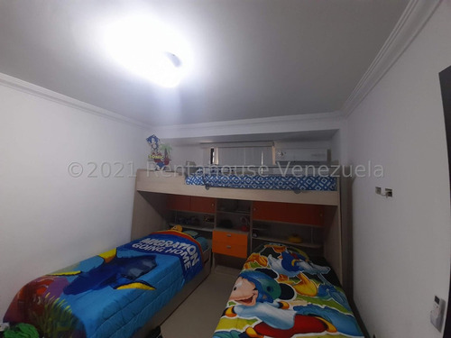 Townhouse En Venta Ubicado En Lomas Del Este Valencia Carabobo 23-30338, Eloisa Mejia
