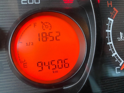 Imagem 9 de 10 de Fiat Strada 1.4 Cs Working Celebration Manual