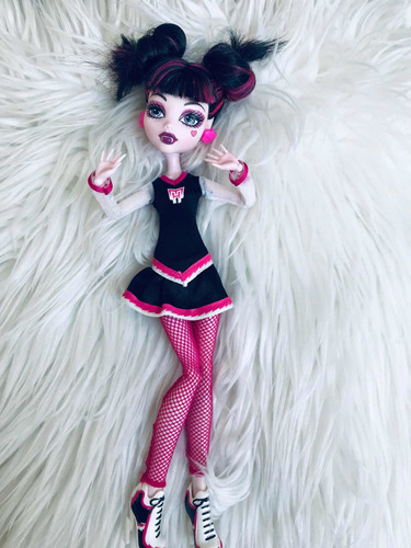 Monster High Draculaura Go Team