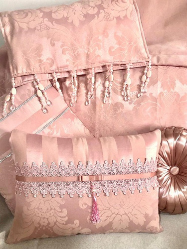 Imagem 3 de 4 de Kit Cobre Leito Queen Polianna Marfim Rosa + Pezeira Pedras