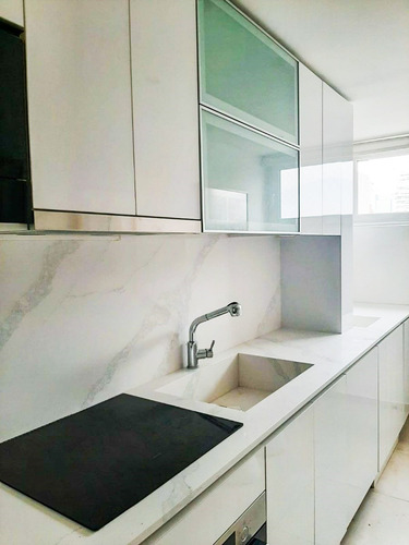 Amoblado Y Remodelado 2 Dorm. 2 Bñ. Metro Alcantara El Golf