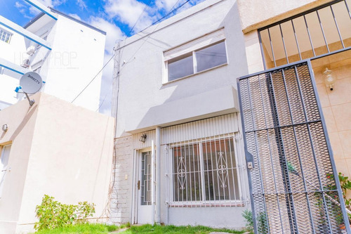Imagen 2 de 23 de Venta Departamento Tipo Duplex 2 Dormitorios - B° Areá Centro Sur