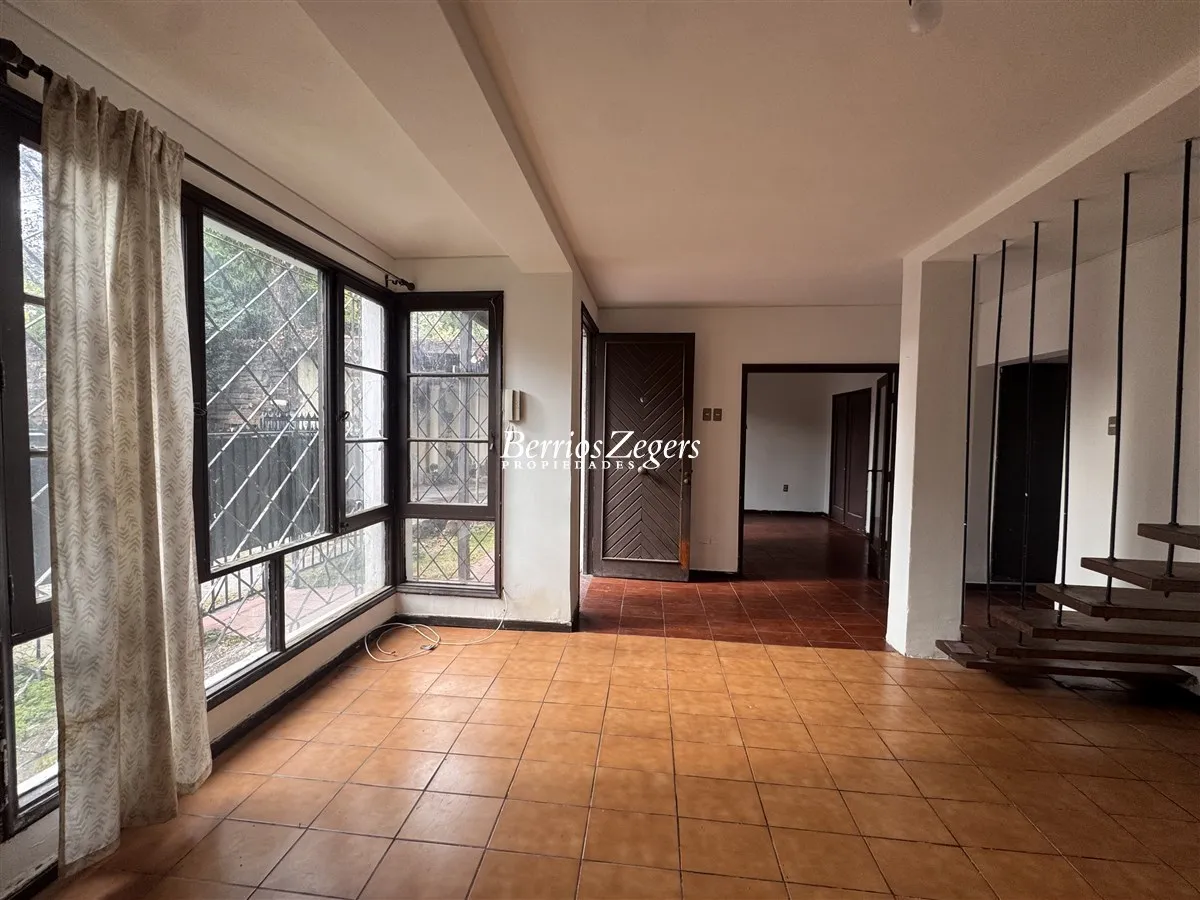 Imagen 2 de 20 de Casa En Venta De 5 Dorm. En Ñuñoa