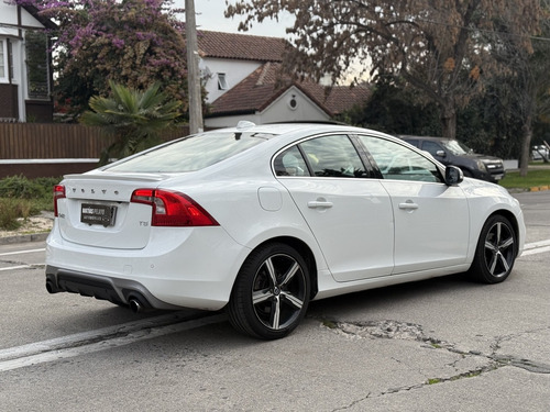 Volvo S60 T5 R-Design Plus Auto