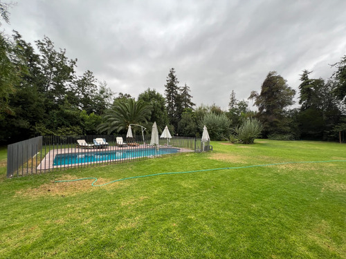 Espectacular Casa En Condominio De Chicureo