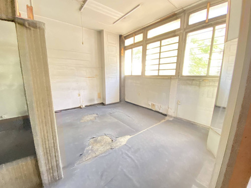Imagen 4 de 8 de Venta Local Comercial Con 289 Mts2 En Cordã³n