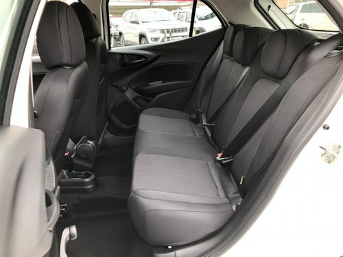 Imagem 7 de 11 de Fiat Argo Completo