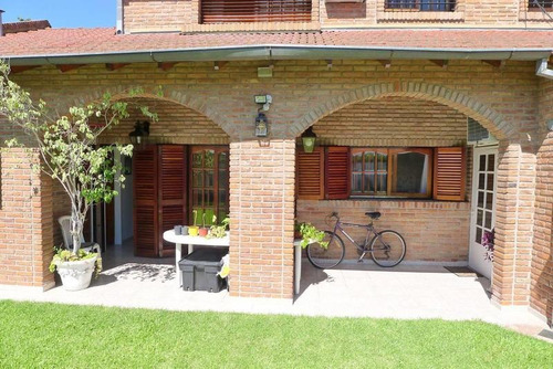 Imagen 12 de 29 de Barrio Parque Saavedra-magnífico Chalet Con Parque Y Piscina! Impecable Estado!