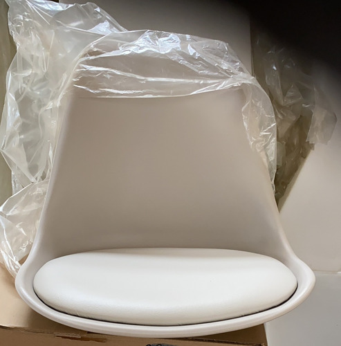 Imagem 2 de 3 de 5 Cadeiras Saarinen Leda Base Wood - Cozinha