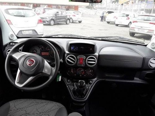 Imagem 3 de 9 de Fiat Doblò 1.8 Mpi Essence 7l 16v Flex 4p Manual