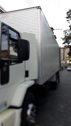 Imagem 2 de 4 de Ford Cargo 2422 E