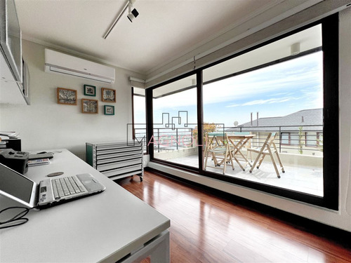 Casa En Venta De 5 Dorm. En Las Condes