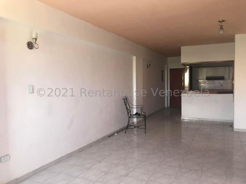 Imagen 2 de 22 de Gustavo Zavala Rentahouse 22-12940