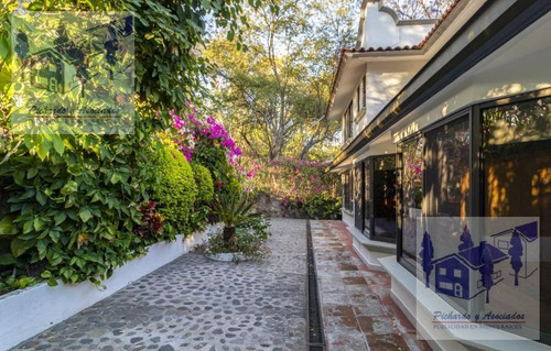Casa En Venta En El Club De Golf Santa Fe Xochitepec Morelos.