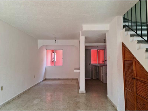 Imagen 3 de 9 de Casa Sola En Venta Lomas De Rio Medio Ii
