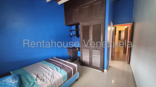 José Trivero Vende Bella Y Acogedora Casa Ubicada En Cabudare, Cuenta Con Tanque Subterráneo Y Parque Infantil