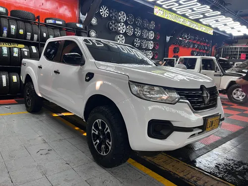 Renault Alaskan