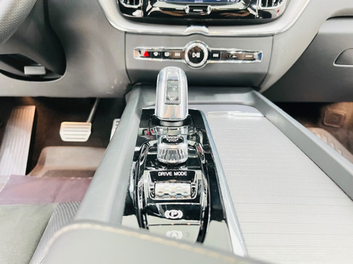 Volvo XC60 2.0 T8 HYBRID R-DESIGN AWD GEARTRONIC