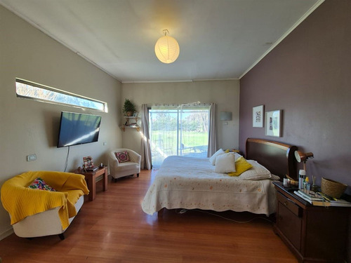 Casa En Venta De 6 Dorm. En Pelarco