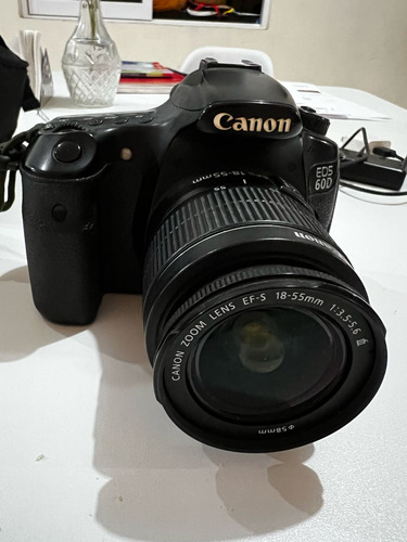 Canon Eos 60d Dslr Color Negro Incluye Dos Baterías Negro (Usado)