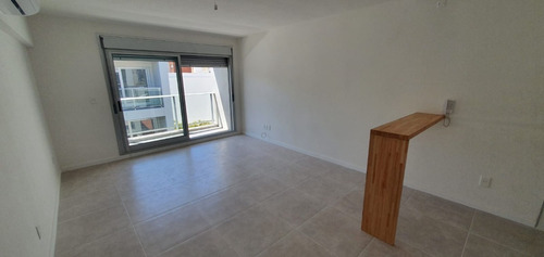 Imagen 4 de 12 de -monoambiente Con Balcon En Pocitos
