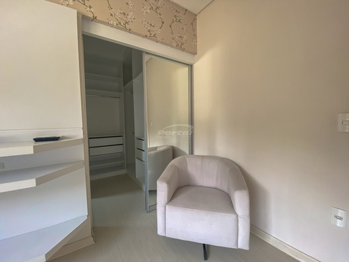 Imagem 6 de 28 de Casa Conta Com 04 Dormitórios Climatizados, Sendo 01 Suíte, Região Central De Blumenau - 35712443v