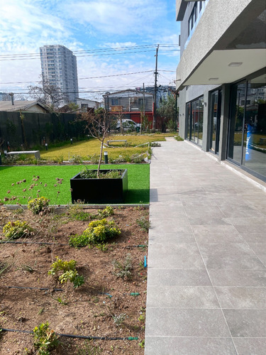 Rebaja 50%! Metro Lo Ovalle 1d1b + Terraza, La Cisterna