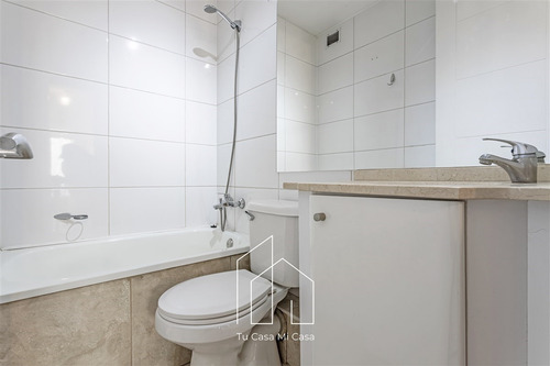 Amplio Departamento En Venta De 2 Dorm. En Ñuñoa