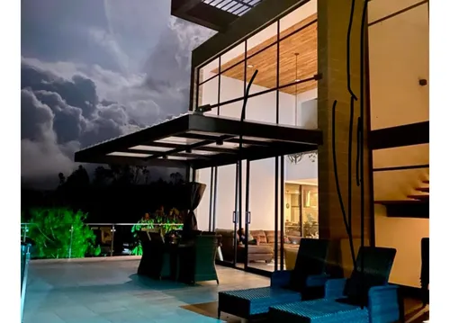 Venta De Espectacular Casa Amoblada En Guatape Con Salida Al Embalse