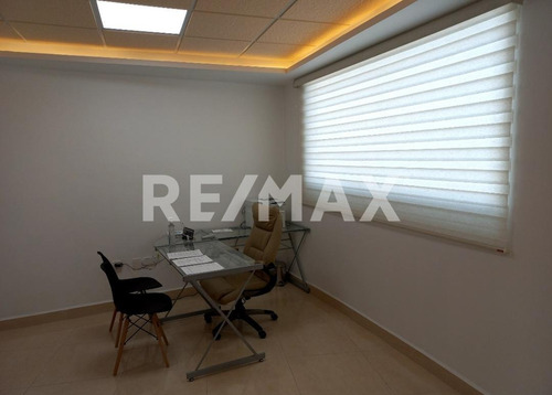 Imagen 13 de 21 de Consultorio Equipado - Comercial En Renta