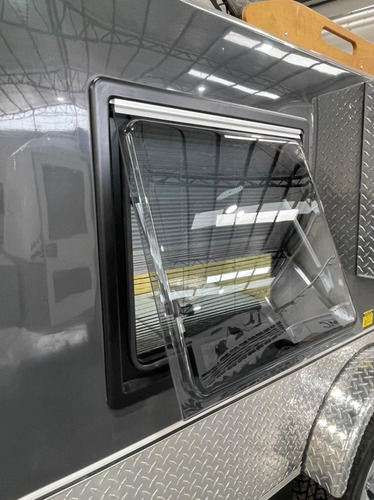 Imagen 4 de 5 de Ventanas Para Casa Rodante O Trailer