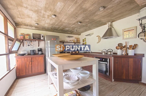 Imagen 13 de 30 de Casa En Venta De 4 Dormitorios En Punta Piedras A Metros Del Mar