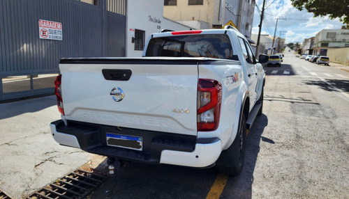 Nissan Frontier 2.3 Se Cab. Dupla 4x4 Aut. 4p