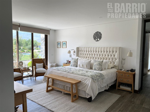 Casa En Venta De 4 Dorm. En Colina