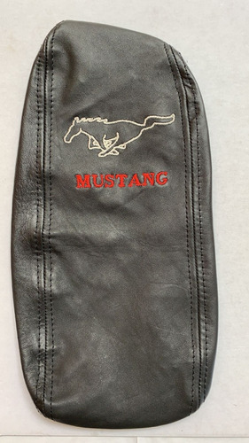 Mustang 94-04 Funda Descansabrazos En Piel Bordado Caballo