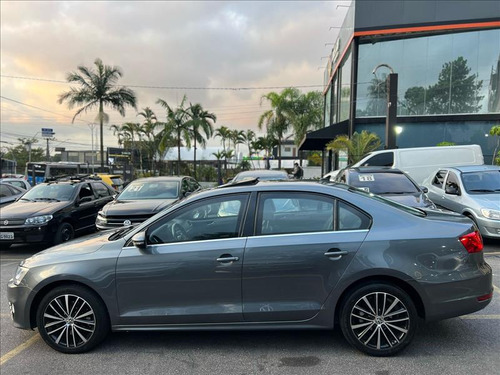 Volkswagen Jetta 2.0 Tsi Highline 211cv