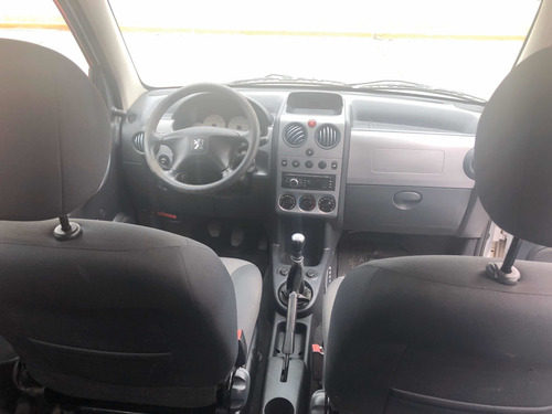Imagen 7 de 11 de Peugeot Partner Patagónica 1.6 Hdi Vtc Plus 2014