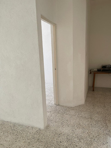Casa De Un Piso Con 2 Habitaciones Muy Bien Ubicada