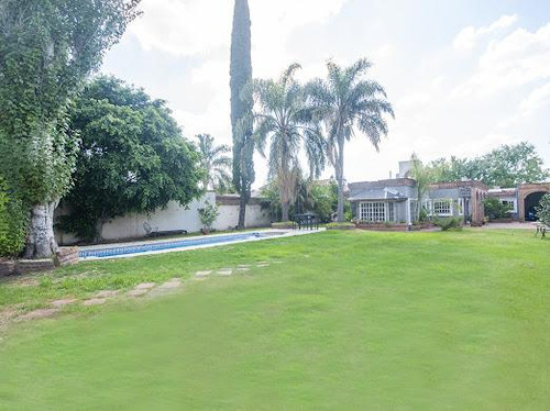 Casa De 5 Ambientes Con Pileta Y Jardín - Haedo