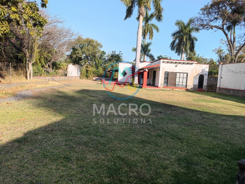 En Venta Casa Com Amplio Jardin En Col. Emiliano Zapata En Cuautla Con Alberca