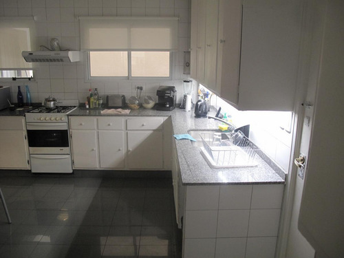 ¡3 Dormitorios, Con 150 M2 Cubiertos, Balcón, Cercano A Cancillería!