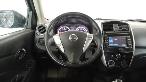 Nissan Versa 1.6 EXCLUSIVE AUTO