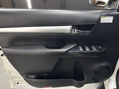 Toyota Hilux 2.8 Tdi 4x4 Dc Srx L16
