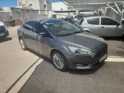 Ford Focus III 2.0 Sedan Titanium Mt