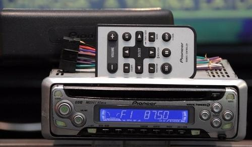 Som automotivo Pioneer DEH 1600 com USB