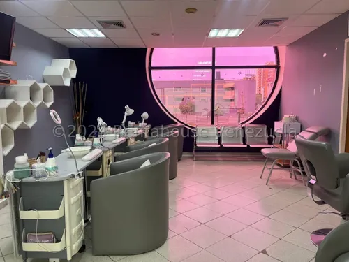 Maria E. Vende Fondo De Comercio Negocios Belleza Y Salud, Completamente Operativo, Totalmente Equipado, Ubicado En Excelente Zona Del Este, Lara#25-20498**