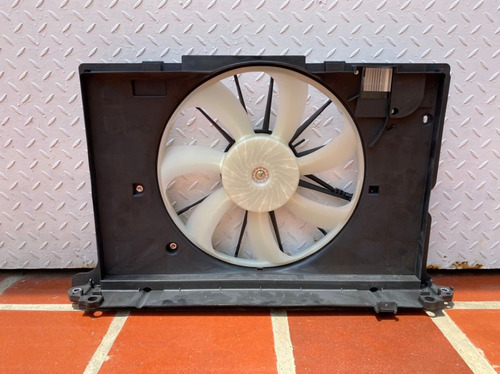 Electroventilador Toyota Corolla 2009-2014. Original Denso