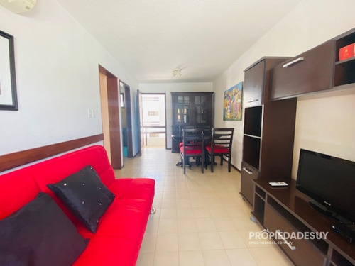Apartamento Con Vista Al Mar De 1 Dorm. Playa Mansa, Punta Del Este- Ref: 806