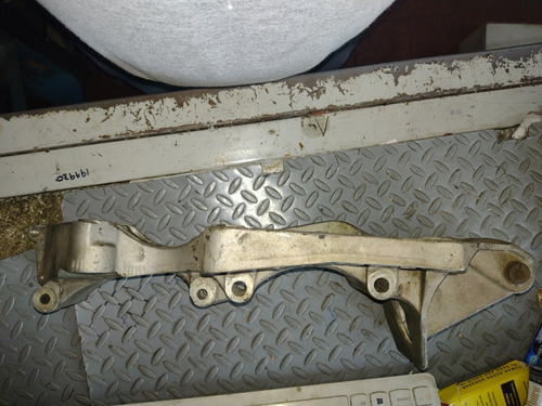 Base Soporte Alternador, Compresor Y Licuadora Jetta A4 Vw (Usado)
